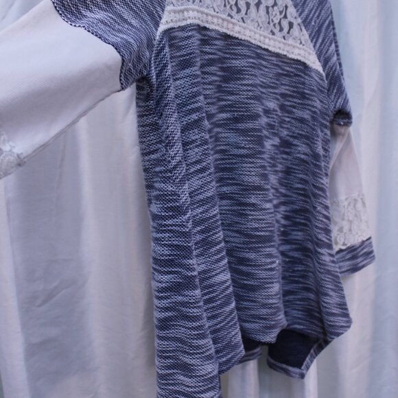 Annabelle Navy and Cream Lace Accent Blouse - Picture 5 of 10